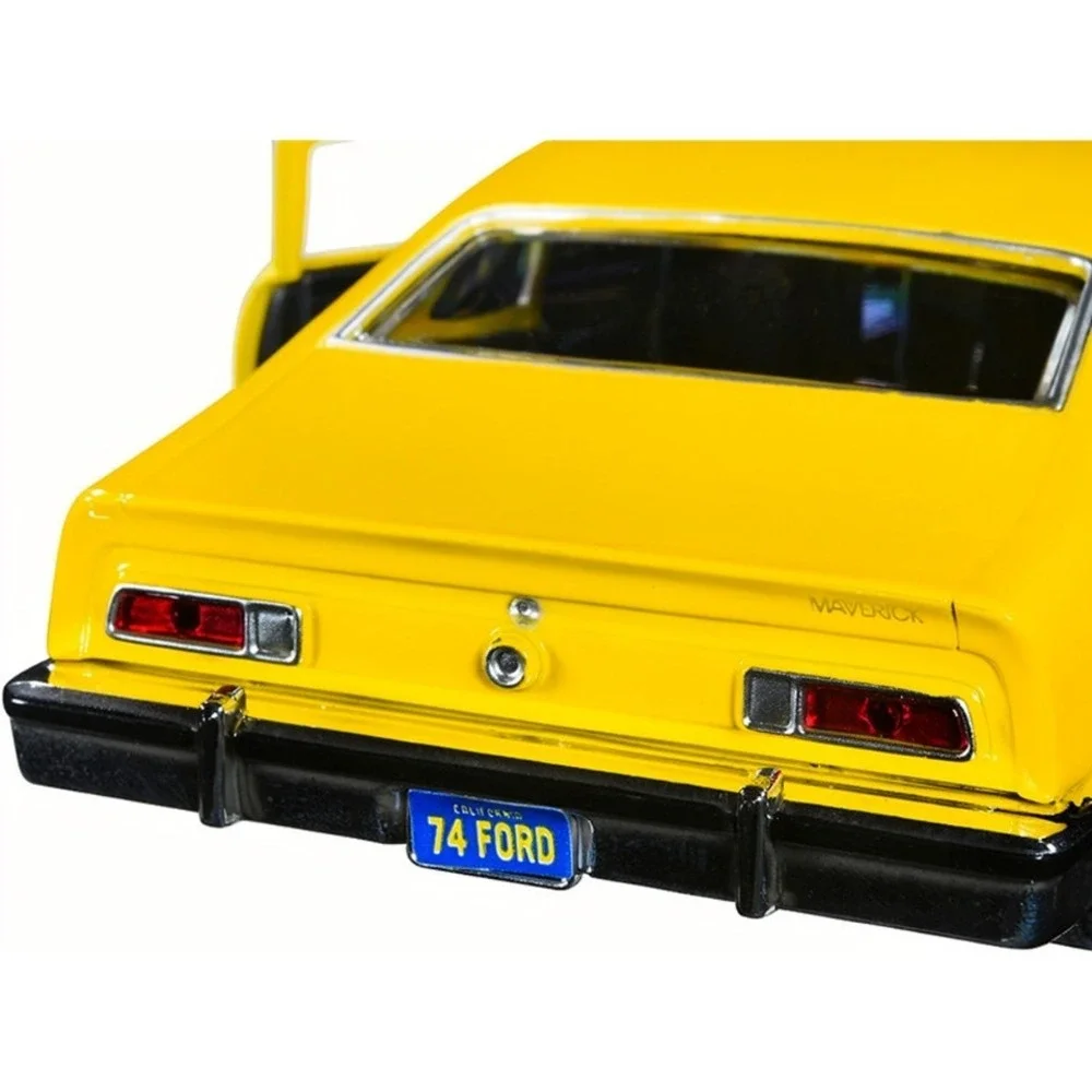 1974 FORD‎ MAVERICK YELLOW 1/24 DIECAST MODEL CAR BY MOTORMAX 73326
